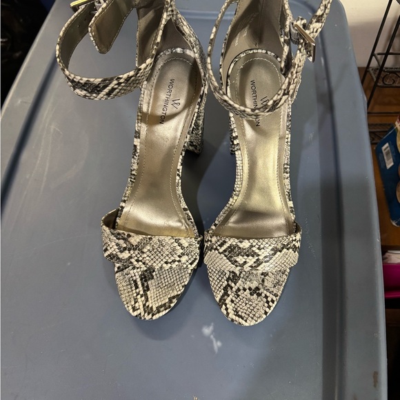 Women’s dress shoes - Picture 2 of 5